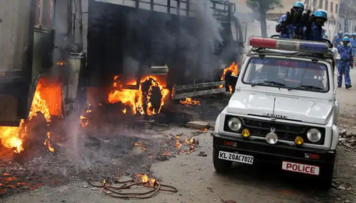 बेंगलुरु में हुई हिंसा में तीन की मौत