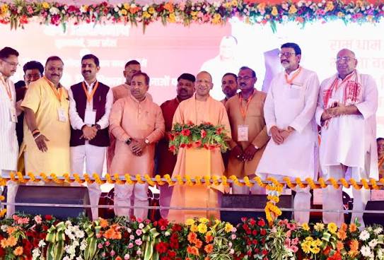 चित्रकूट से लखनऊ और दिल्ली की हवाई सेवा बहुत जल्द: सीएम योगी