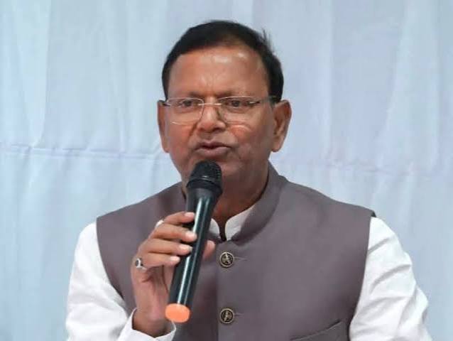 सपा को अपना नाम बदलकर ‘हल्ला-गुल्ला पार्टी’ रख लेना चाहिए: पंकज चौधरी