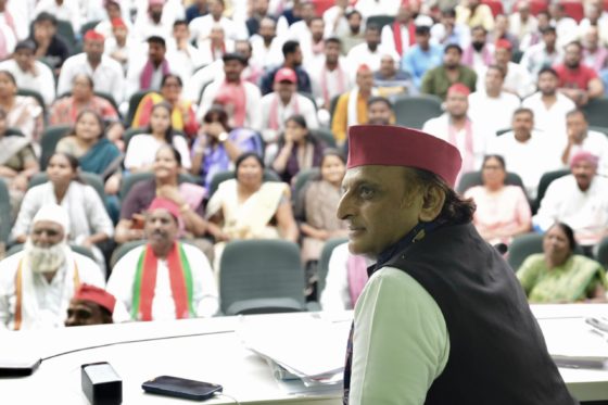 भाजपा सरकार बनी सड़के और हाईवे जगह-जगह धंस रहे हैं: अखिलेश यादव